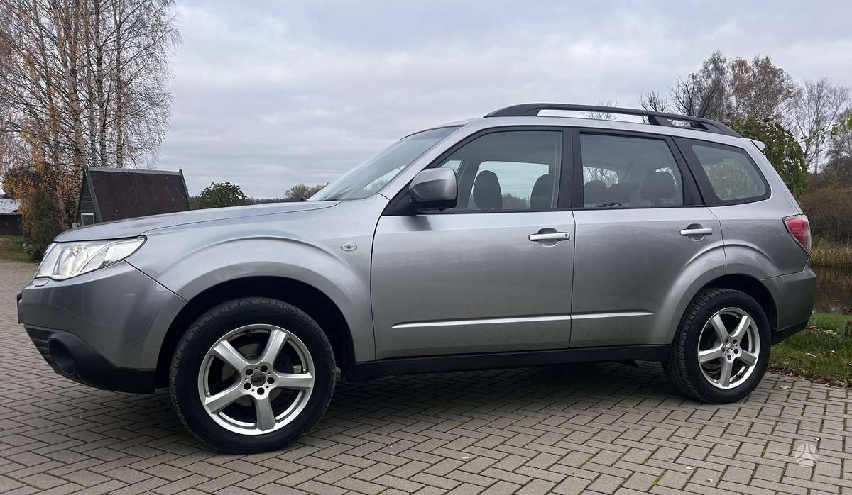 Subaru Forester 2010 — photo 10
