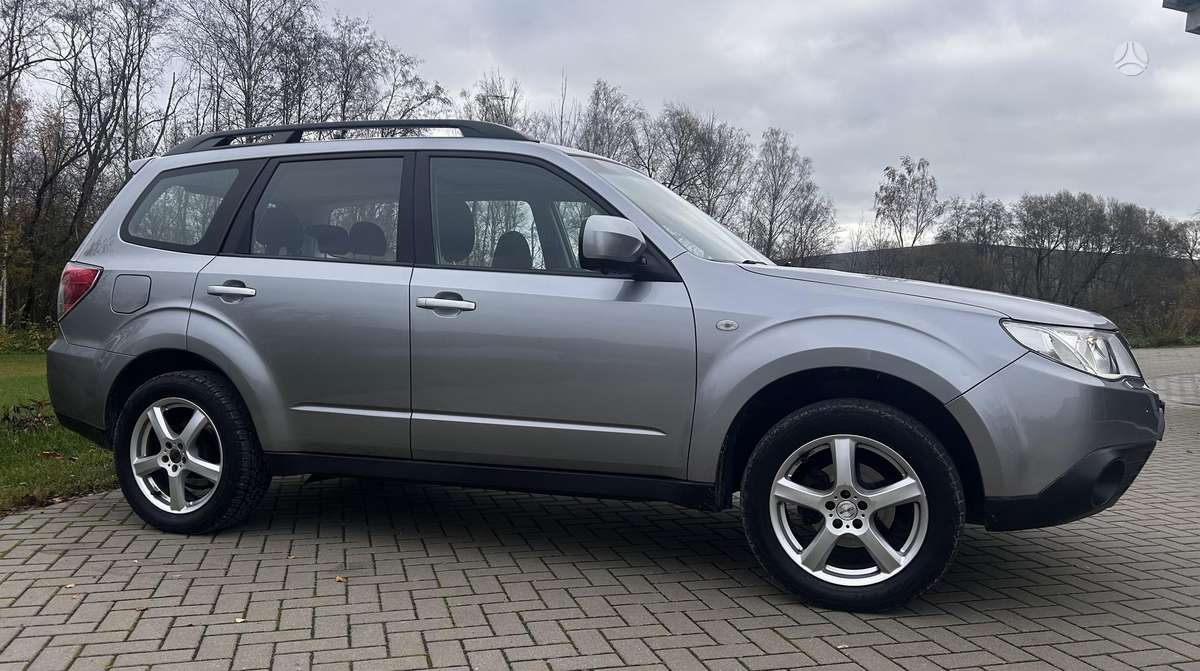 Subaru Forester 2010 — photo 11