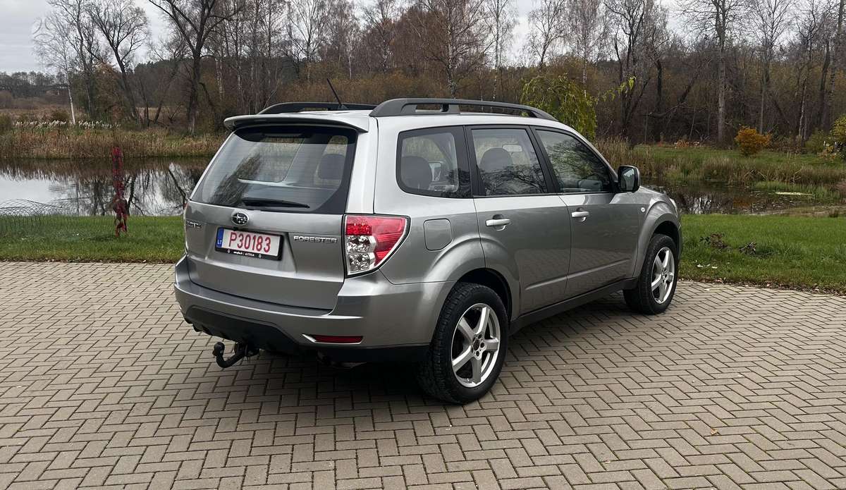 Subaru Forester 2010 — photo 13