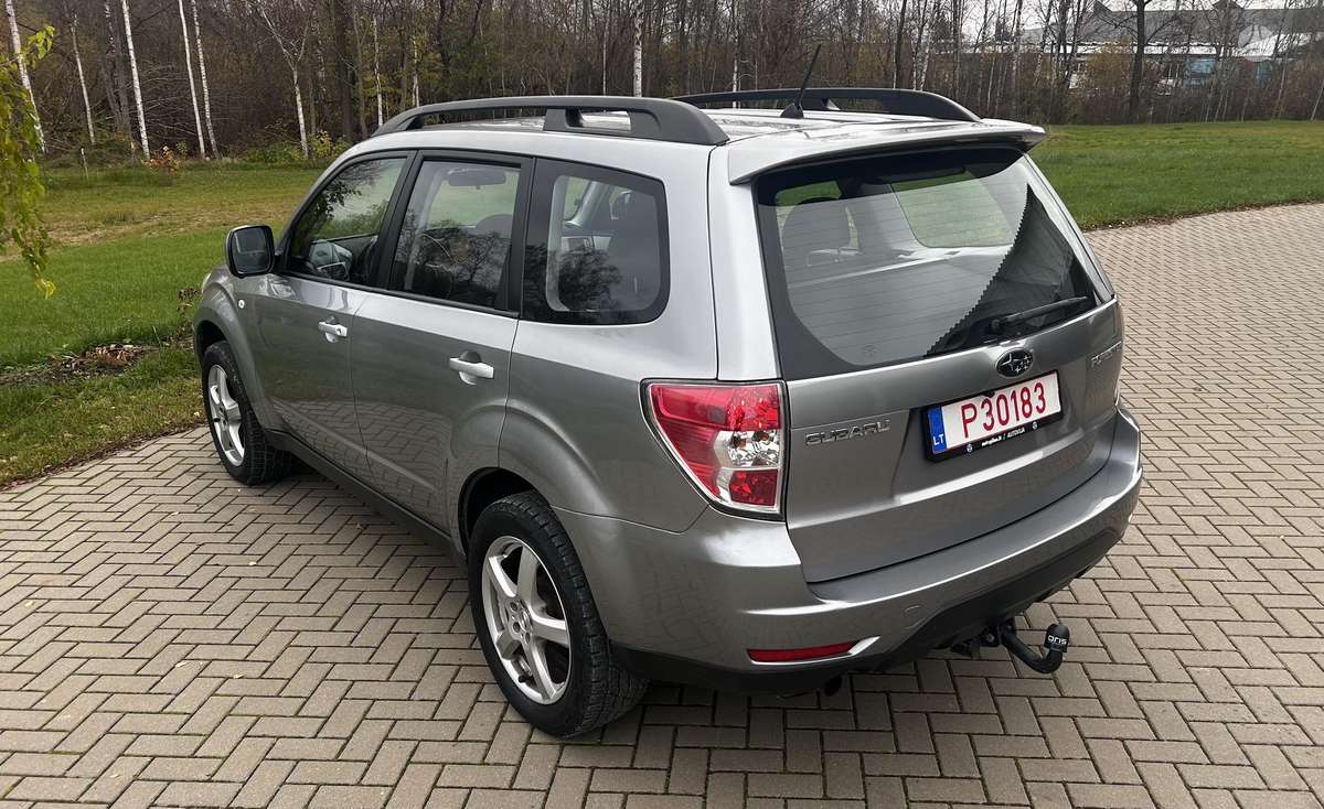 Subaru Forester 2010 — photo 15