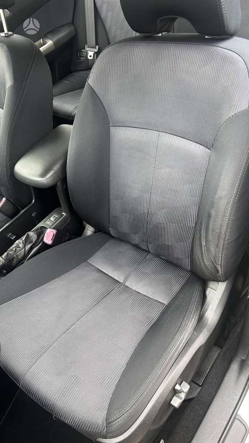 Subaru Forester 2010 — photo 24