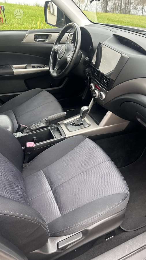 Subaru Forester 2010 — photo 25