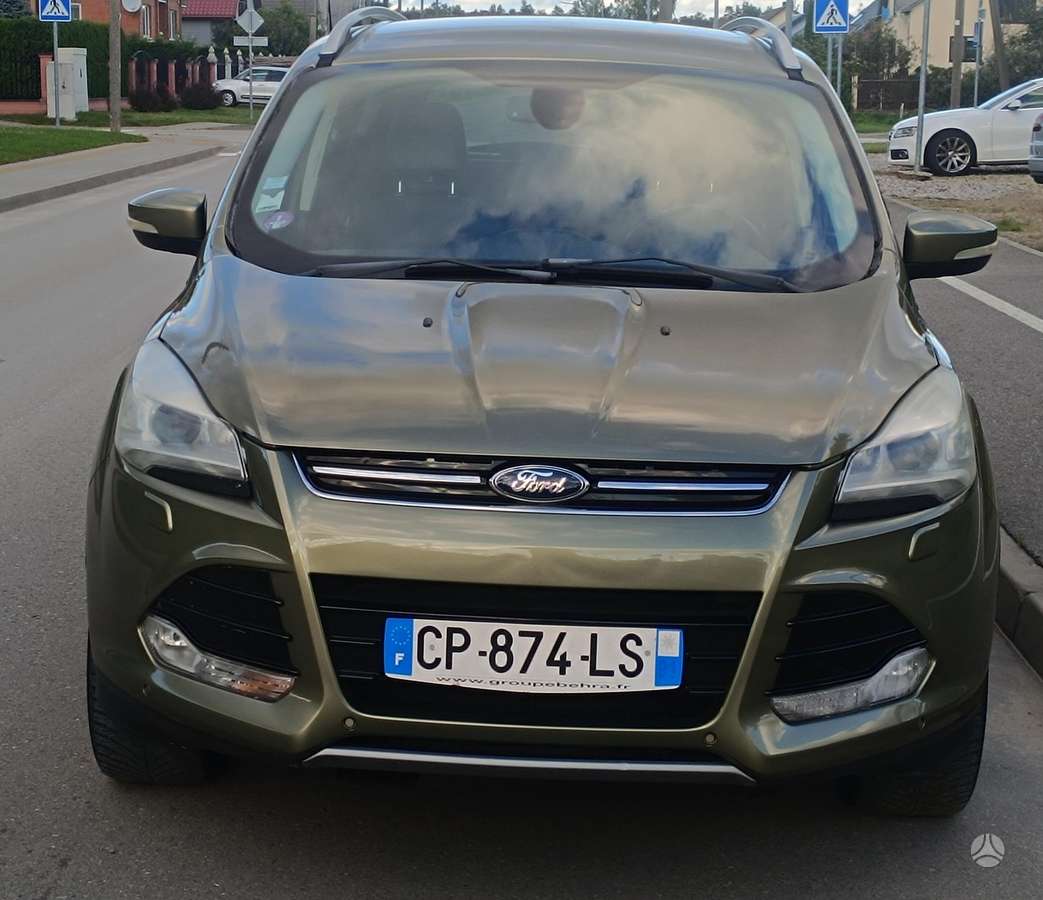 Ford Kuga 2013 — rear view
