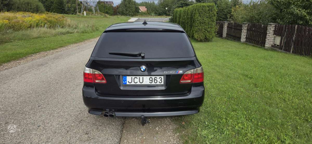 BMW 530 2007 — вигляд ззаду