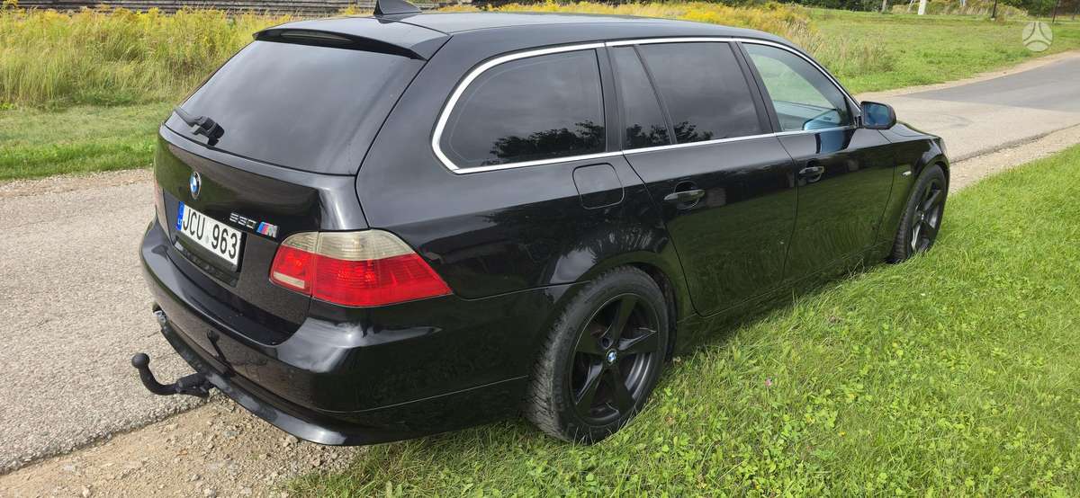 BMW 530 2007 — салон