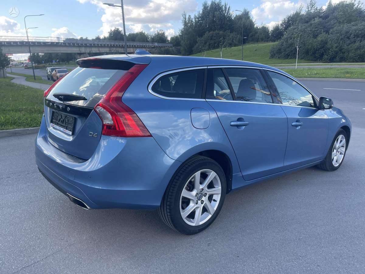 Volvo V60 2014 — photo 10
