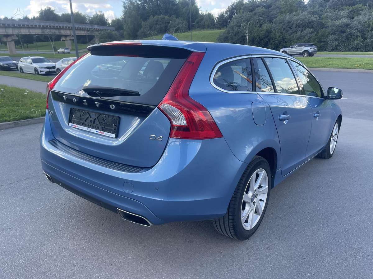 Volvo V60 2014 — photo 11