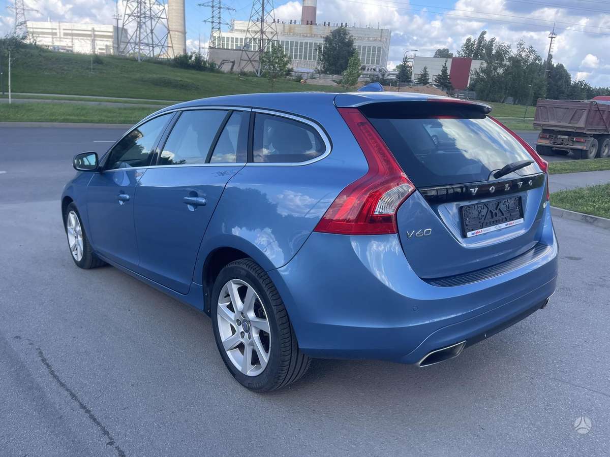 Volvo V60 2014 — photo 13