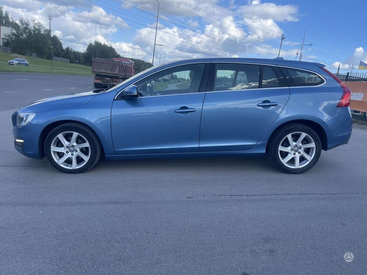 Volvo V60 2014 — photo 16