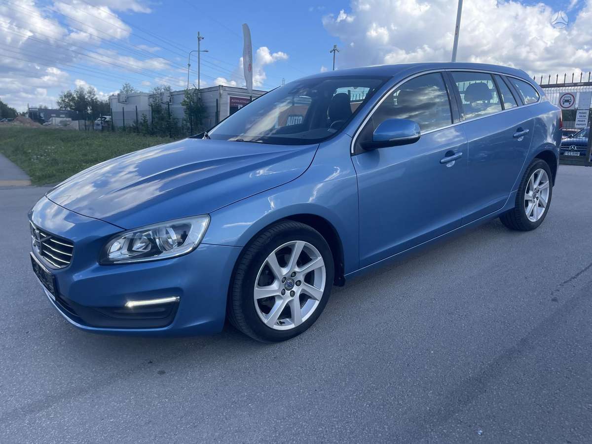 Volvo V60 2014 — rear view