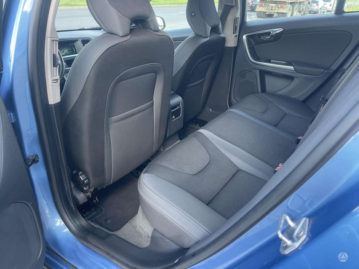 Volvo V60 2014 — photo 23