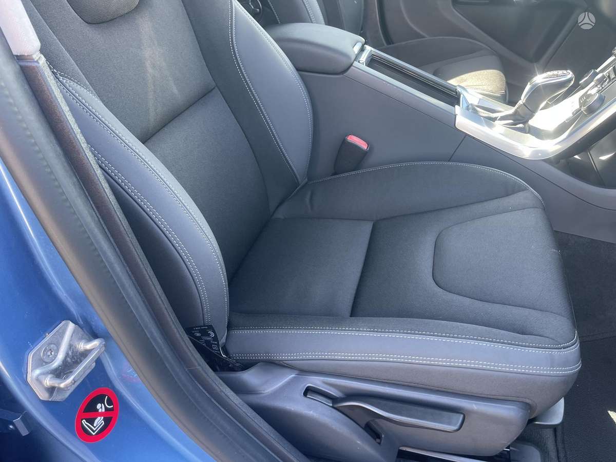 Volvo V60 2014 — photo 26