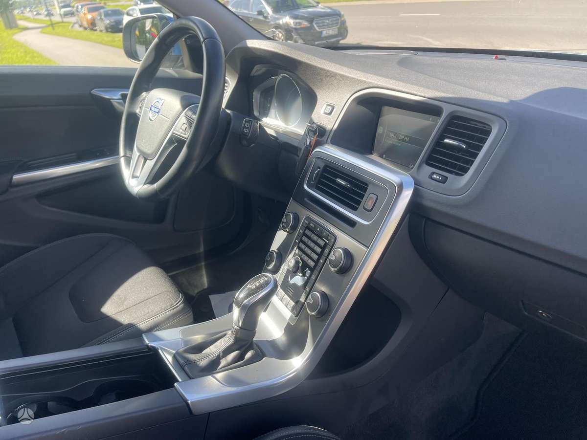 Volvo V60 2014 — photo 28