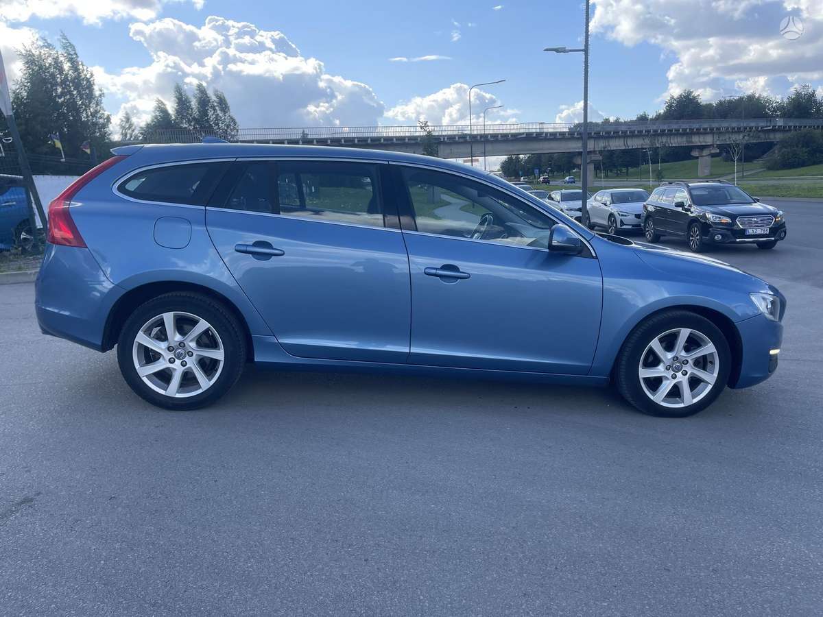 Volvo V60 2014 — photo 8