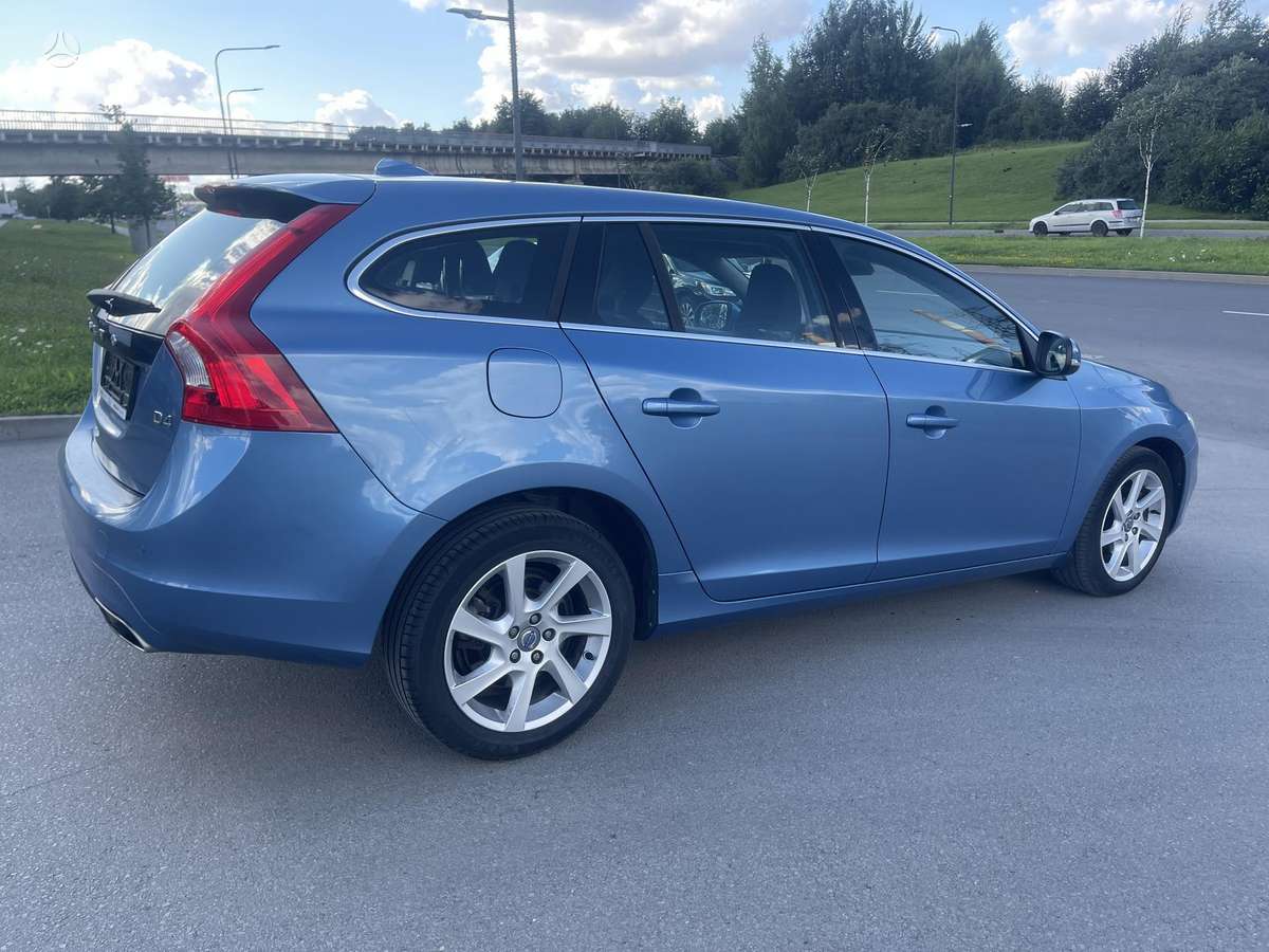 Volvo V60 2014 — photo 9