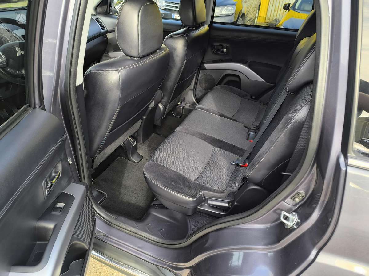 Mitsubishi Outlander 2011 — photo 18