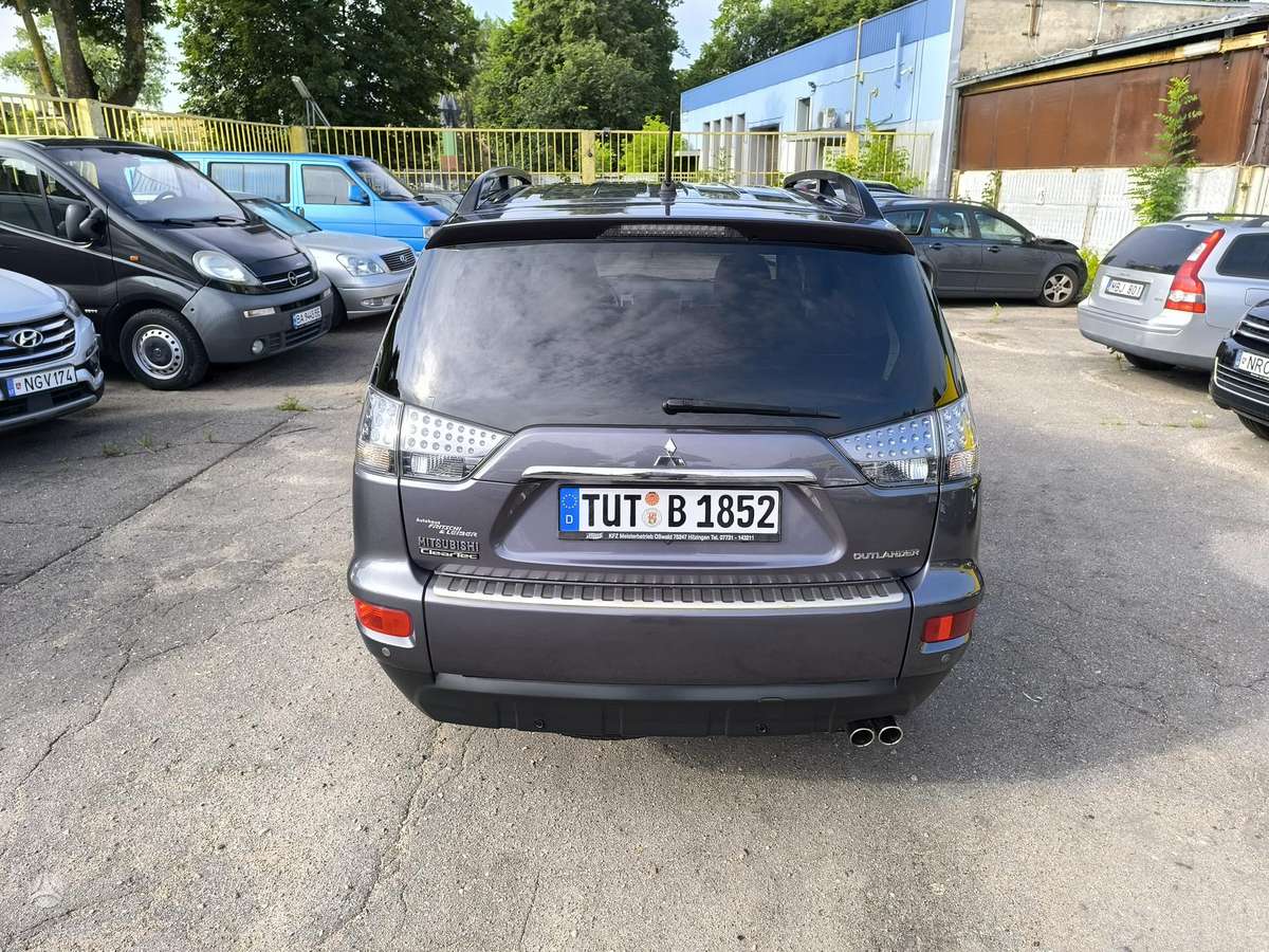Mitsubishi Outlander 2011 — photo 7