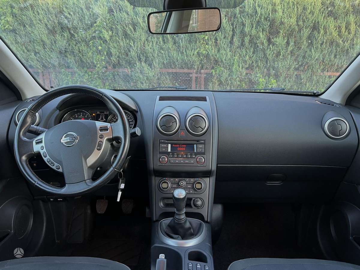 Nissan Qashqai 2011 — photo 10