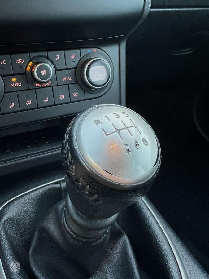 Nissan Qashqai 2011 — photo 14
