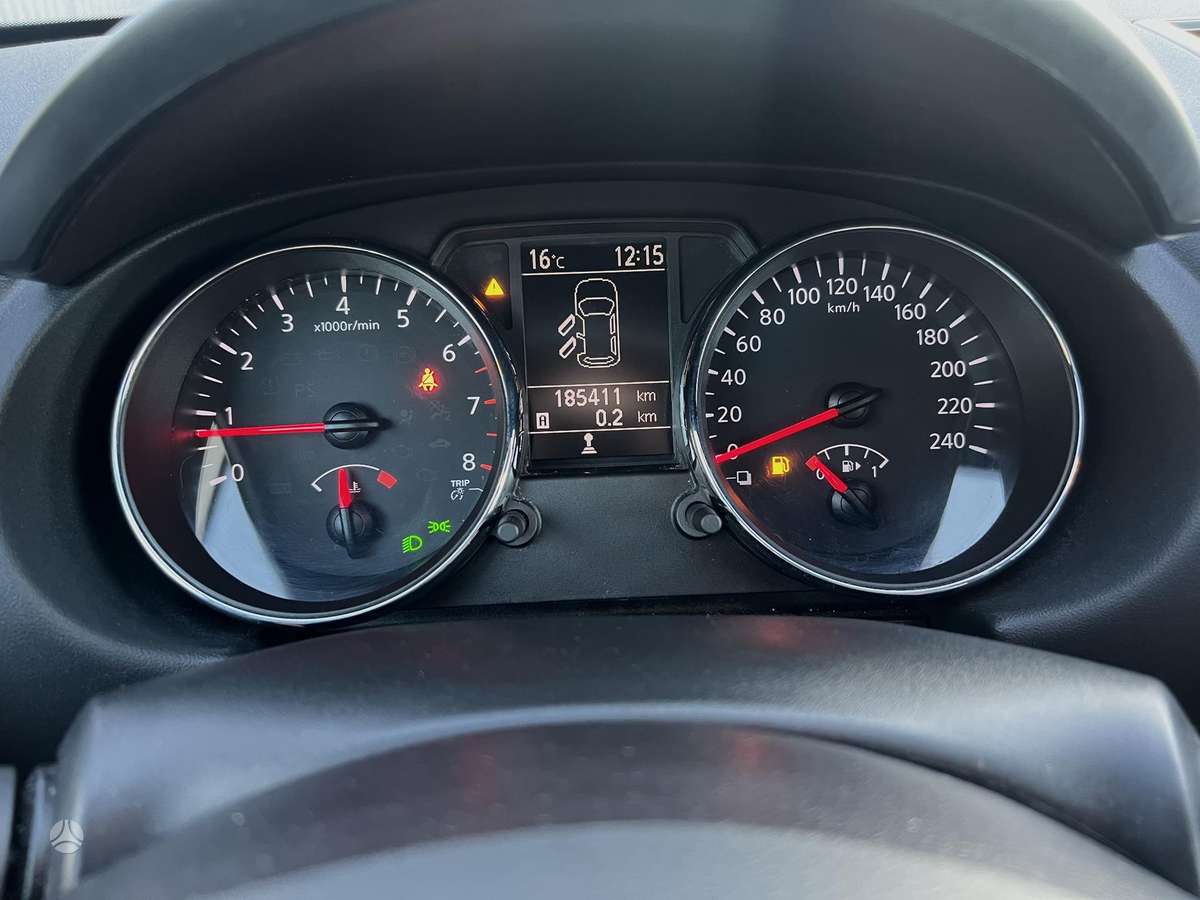 Nissan Qashqai 2011 — photo 16