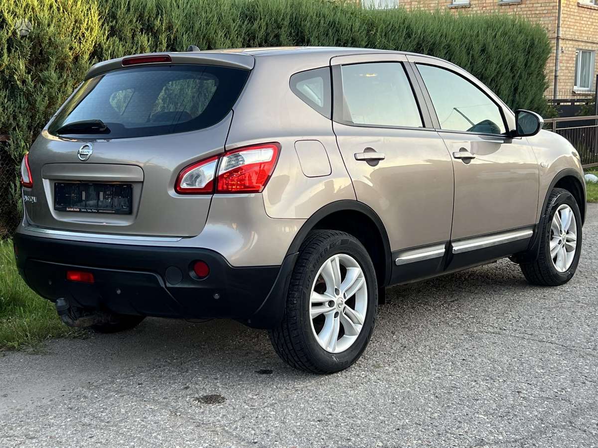Nissan Qashqai 2011 — engine 1997 cm³, 141 HP (104kW)