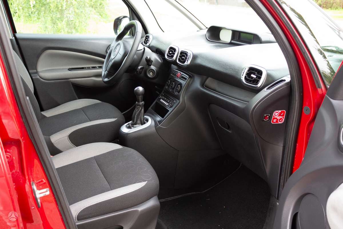 Citroen C3 2012 — photo 11
