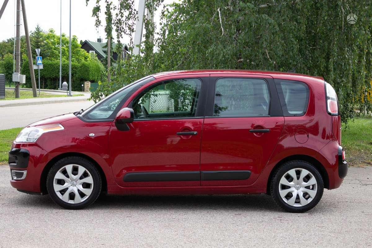 Citroen C3 2012 — interior