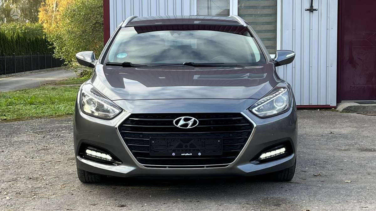 Hyundai i40 2015 — вигляд ззаду
