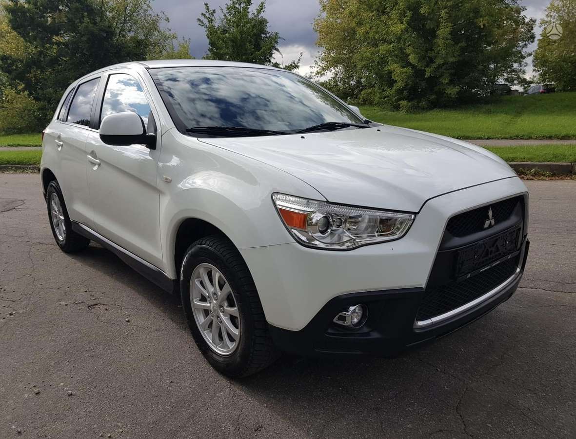 Mitsubishi ASX 2010 — interior