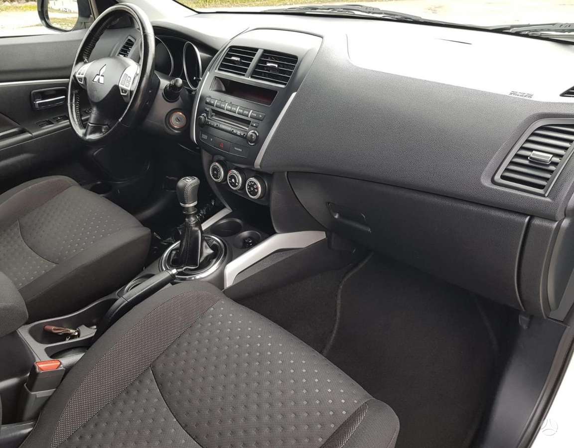 Mitsubishi ASX 2010 — photo 7