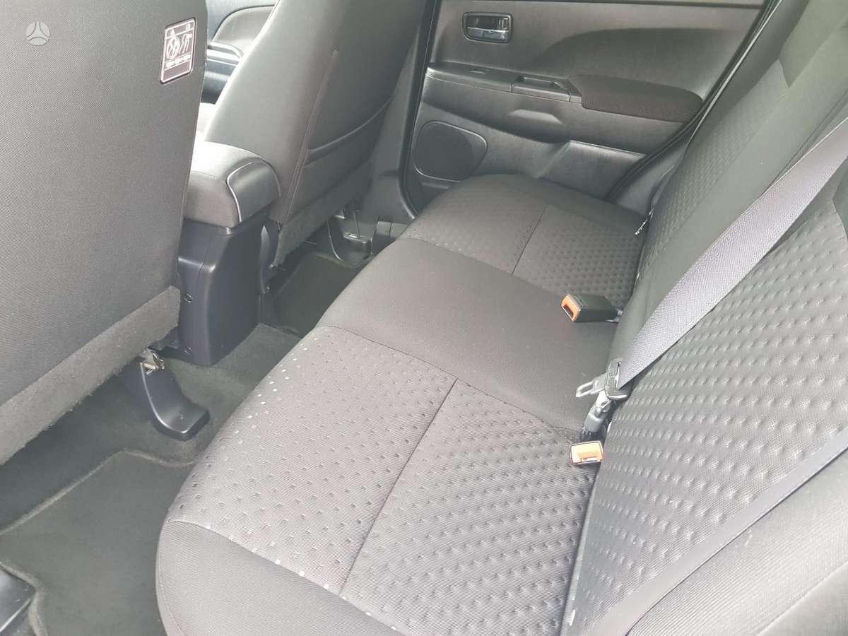 Mitsubishi ASX 2010 — photo 8