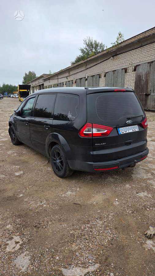 Ford Galaxy 2010 — interior
