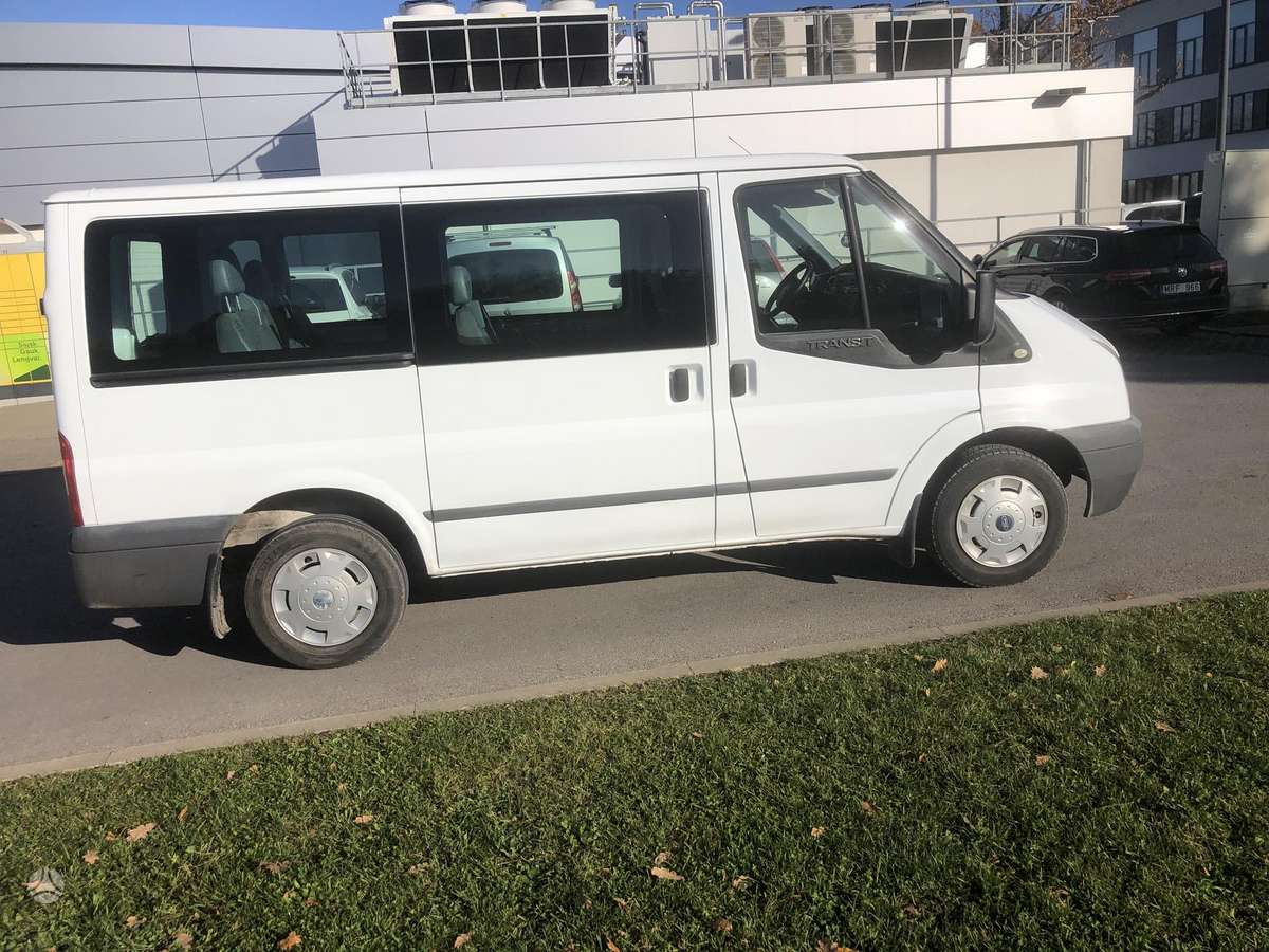Ford Transit 2011 — салон