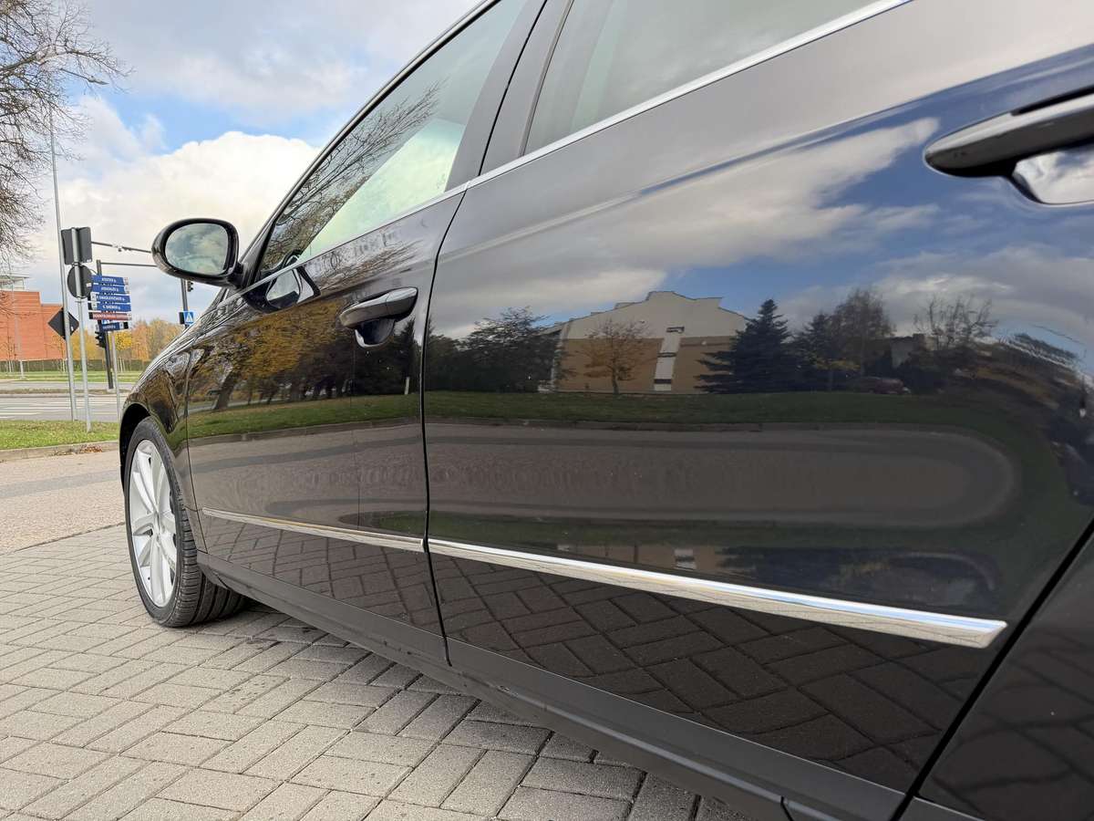 Volkswagen Passat 2009 — photo 12