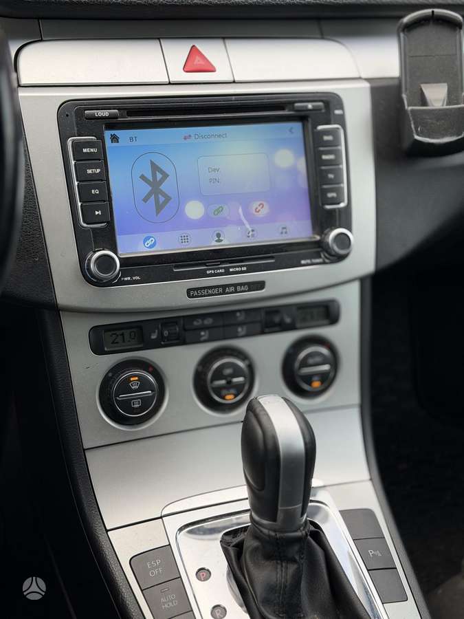 Volkswagen Passat 2009 — photo 15