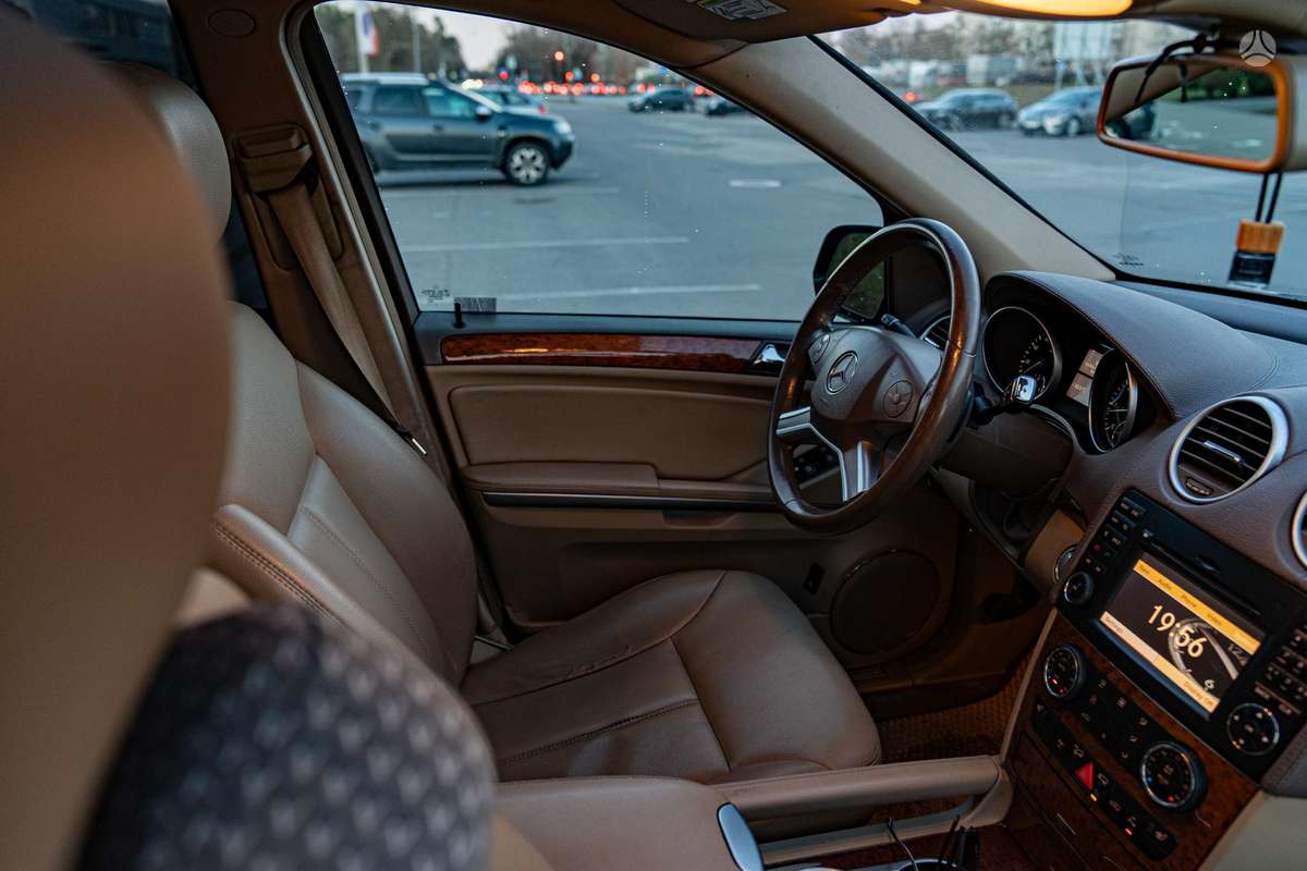 Mercedes-Benz GL450 2009 — photo 15