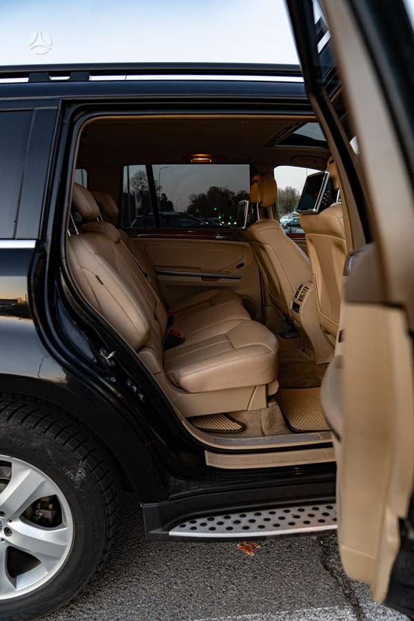 Mercedes-Benz GL450 2009 — photo 16