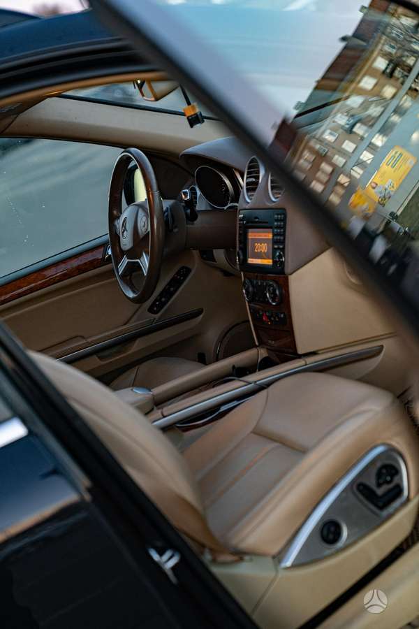 Mercedes-Benz GL450 2009 — photo 18