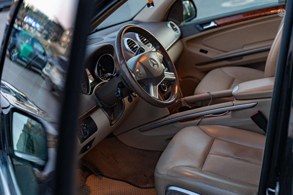 Mercedes-Benz GL450 2009 — photo 19