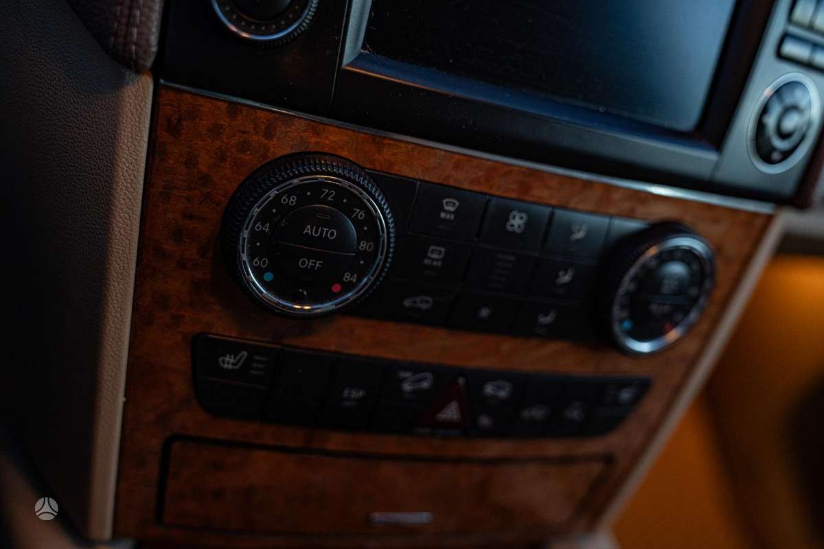 Mercedes-Benz GL450 2009 — photo 21