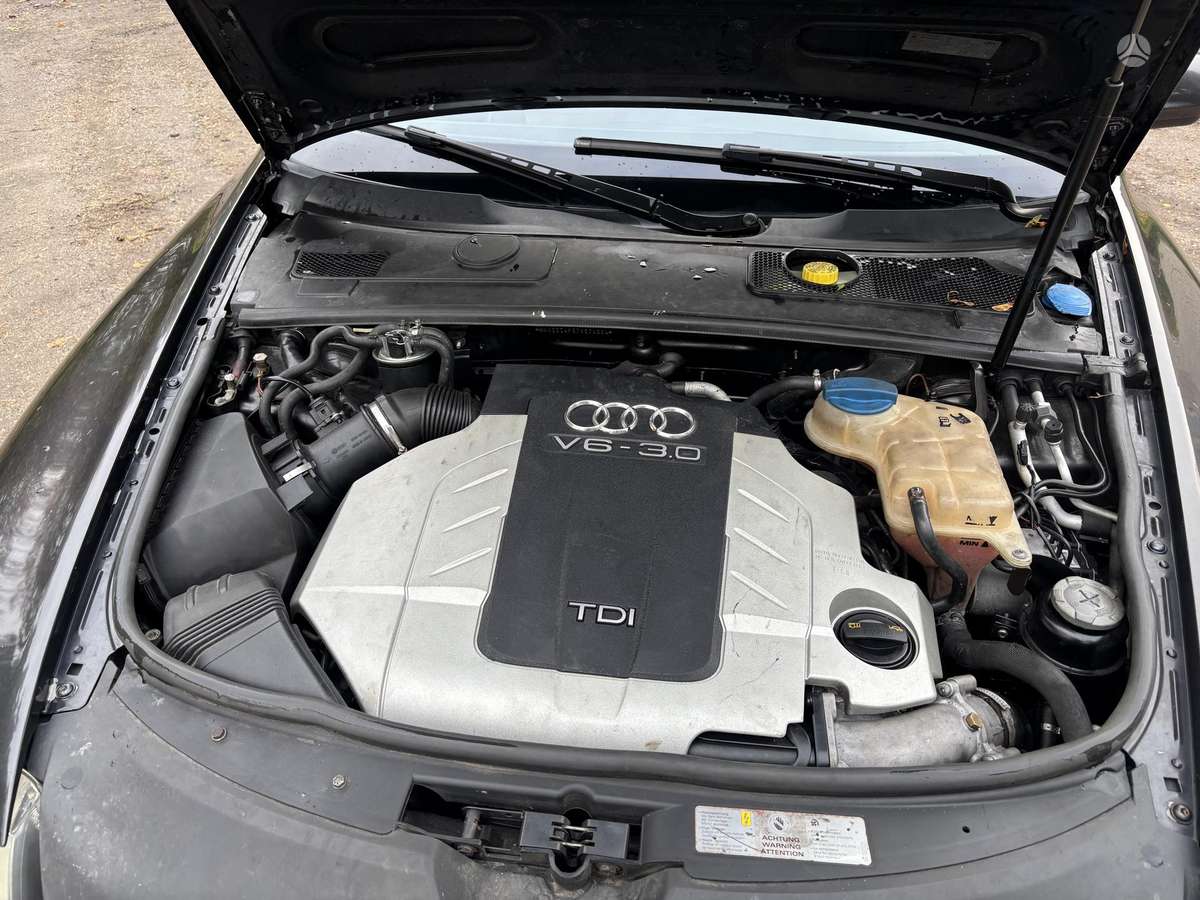 Audi A6 2006 — вигляд ззаду
