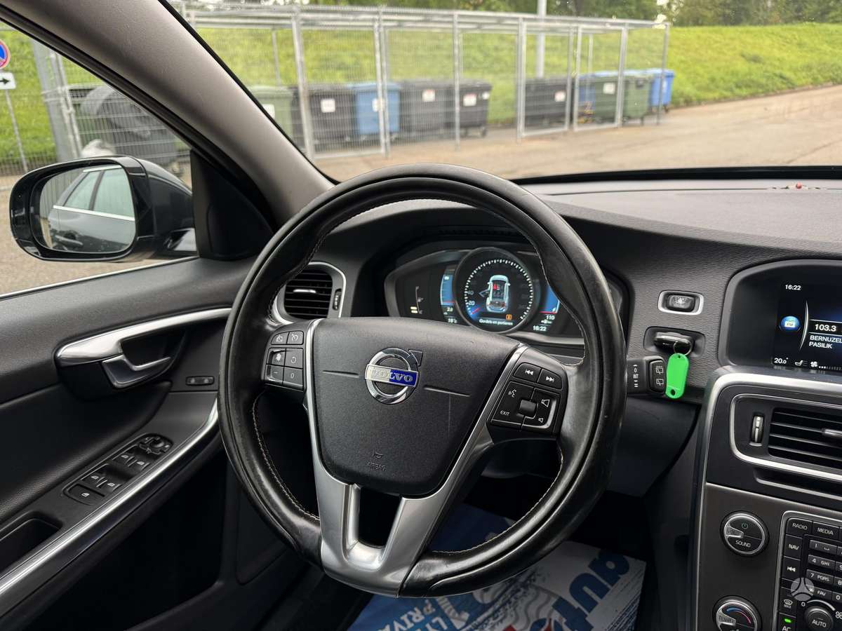 Volvo V60 2014 — photo 11