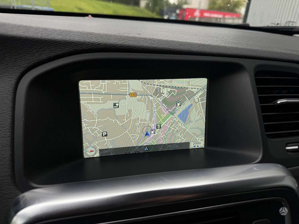 Volvo V60 2014 — photo 13