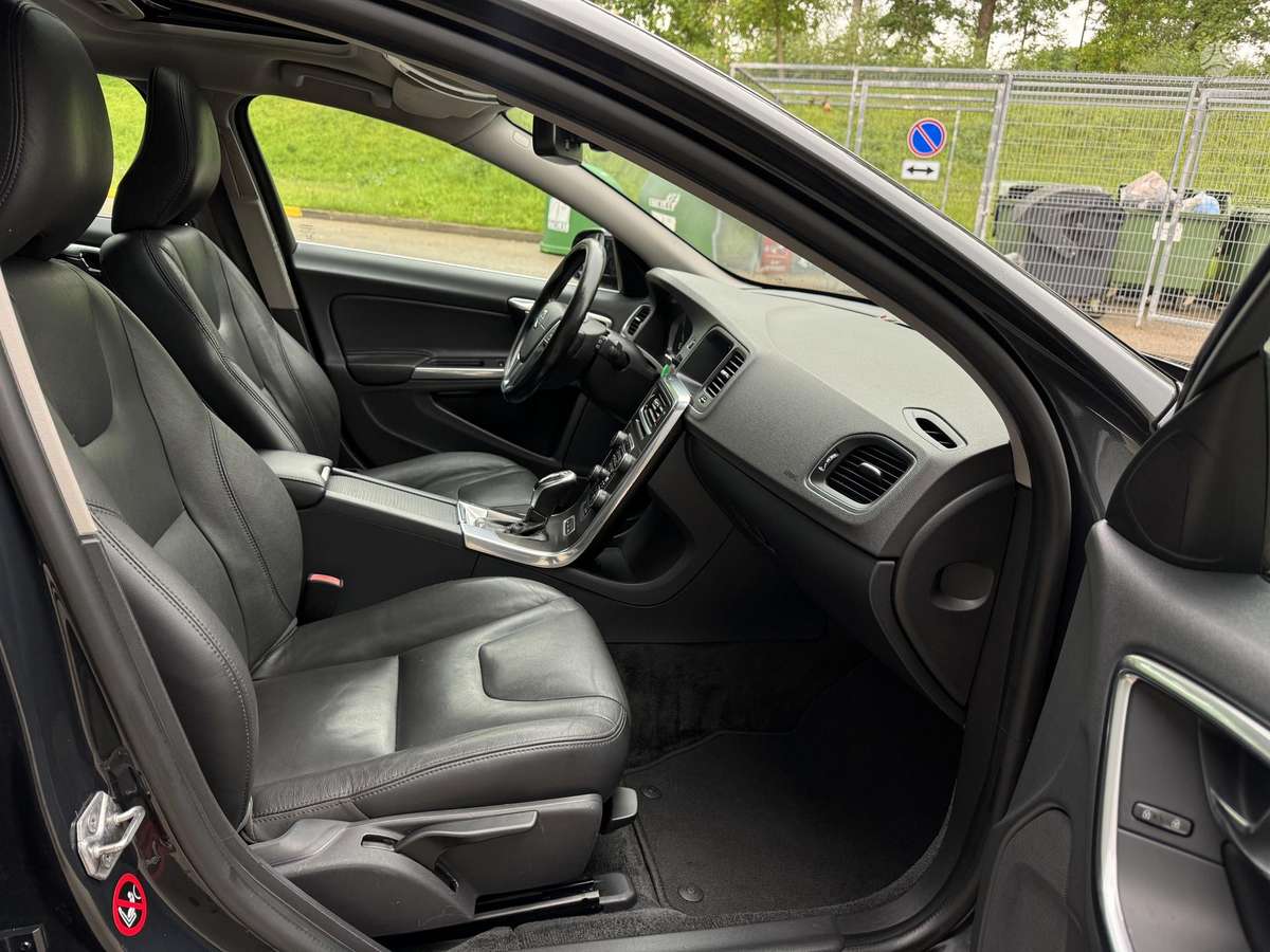 Volvo V60 2014 — photo 9