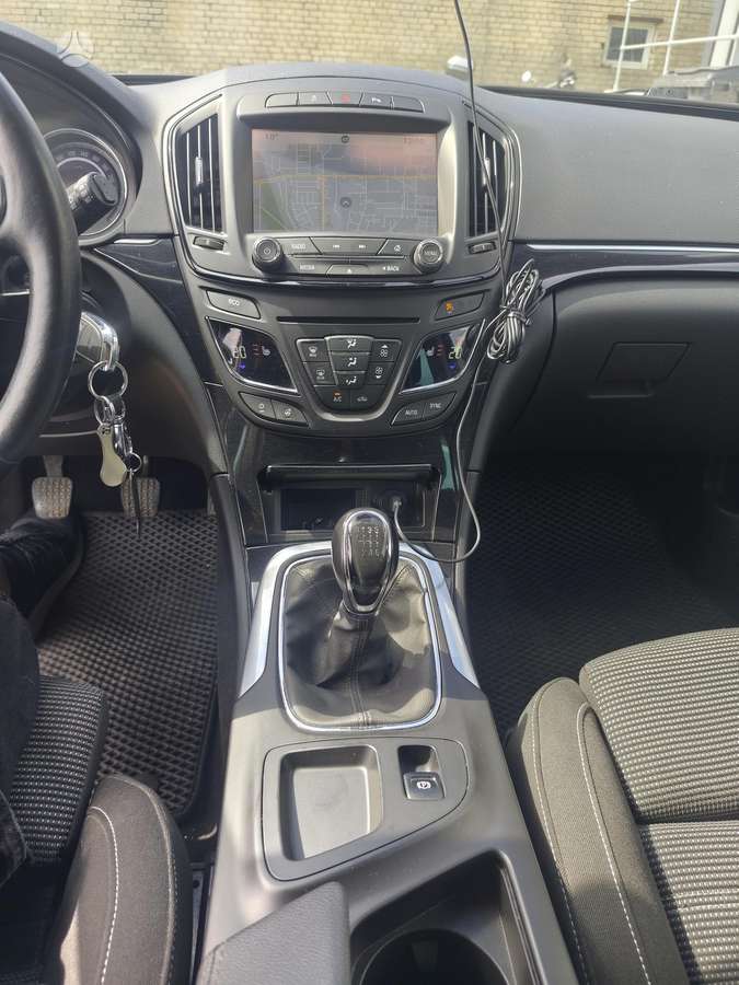 Opel Insignia 2015 — photo 11