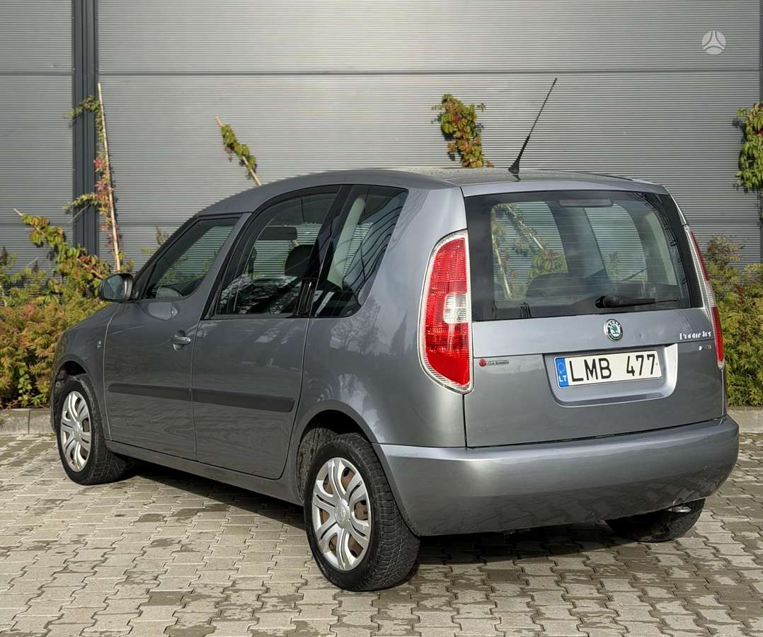 Skoda Roomster 2013 — interior
