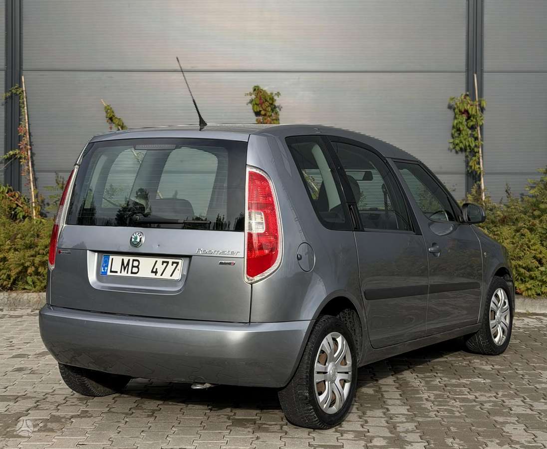 Skoda Roomster 2013 — engine 1598 cm³, 90 HP (66kW)