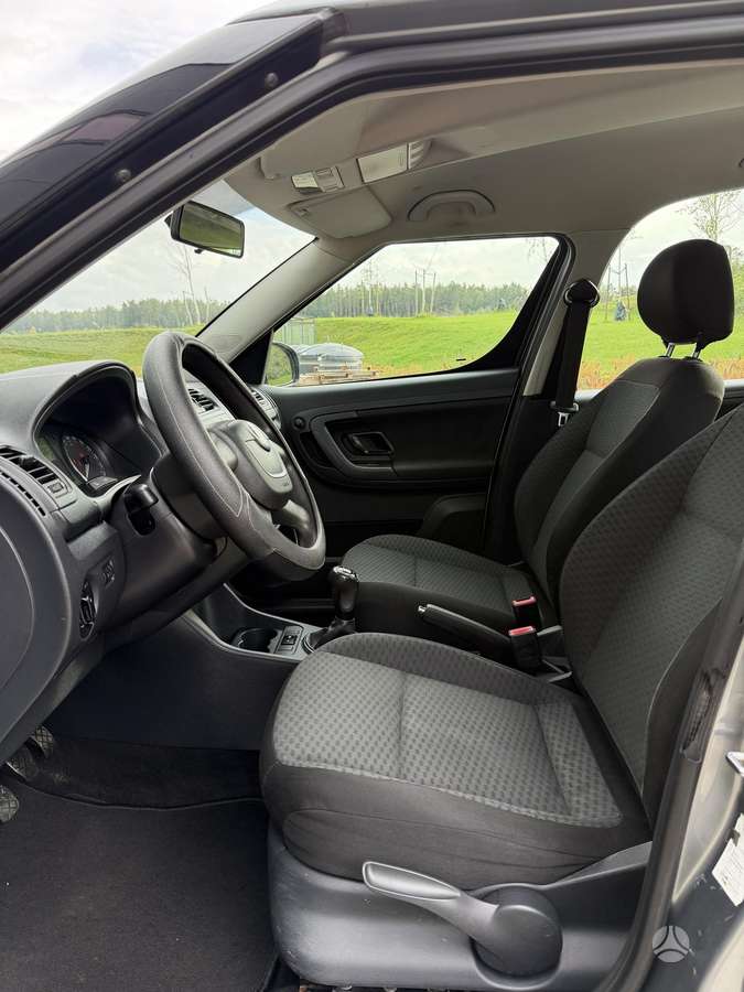 Skoda Roomster 2013 — photo 7