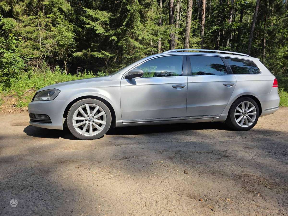 Volkswagen Passat 2011 — photo 11