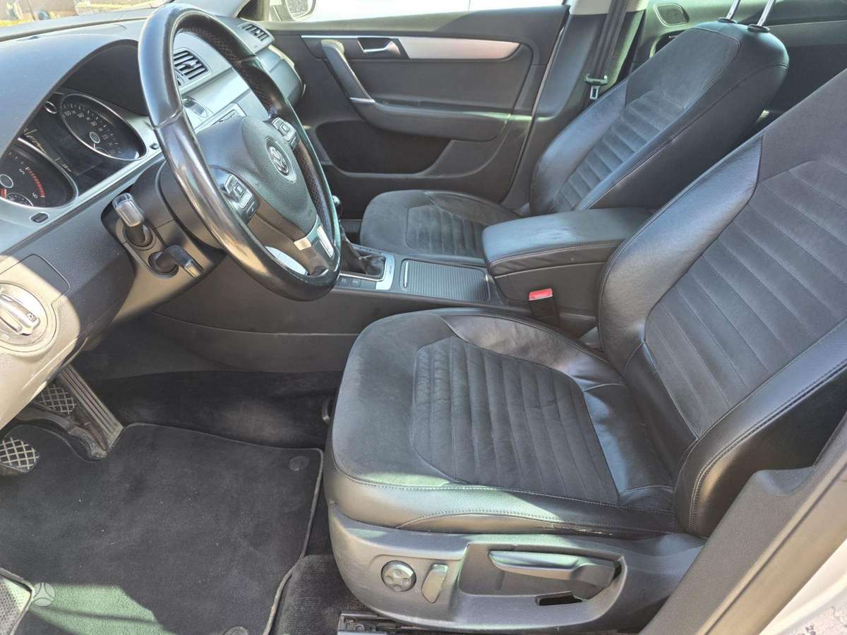 Volkswagen Passat 2011 — photo 12